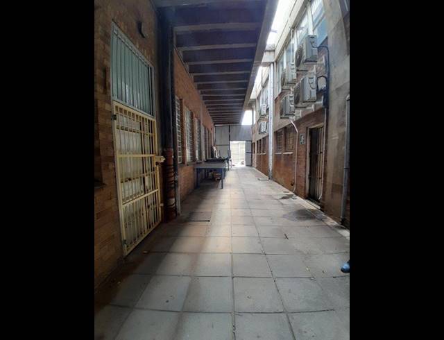 2,500M² BUILDING FOR SALE IN RUSTENBURG CENTRAL